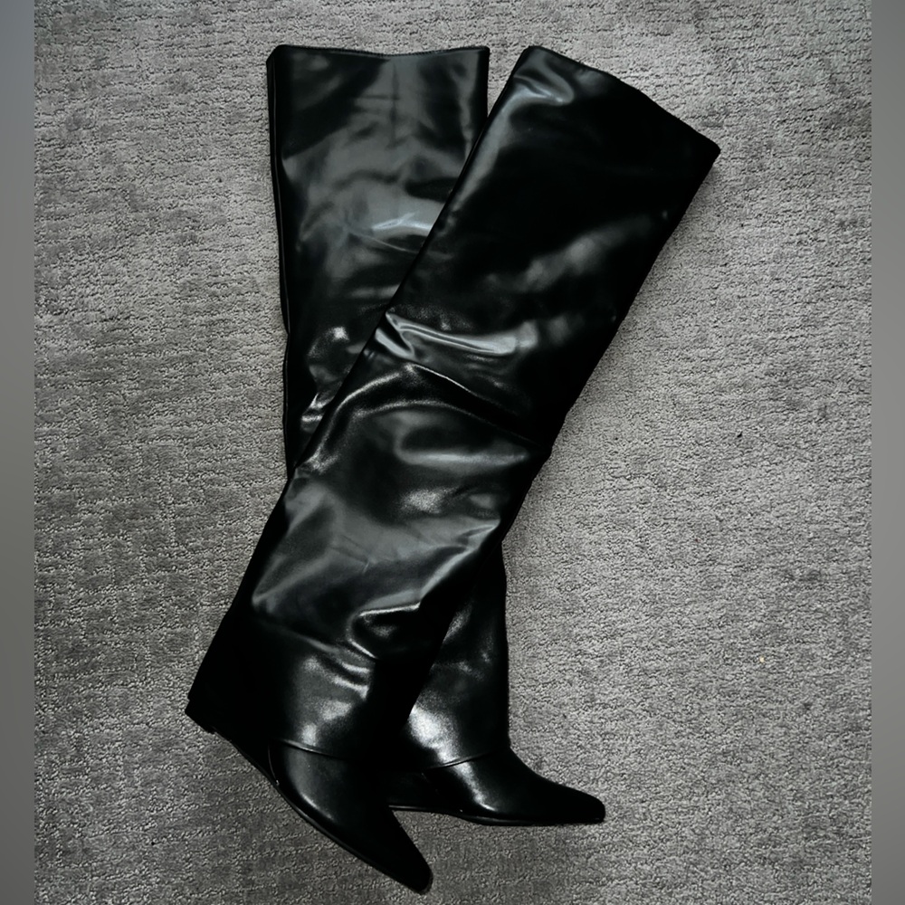 “Amari Overlay Heeled Boots”